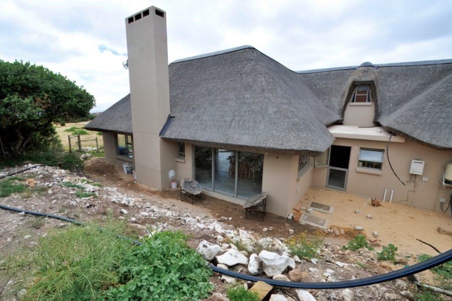 4 Bedroom Property for Sale in Stilbaai Wes Western Cape